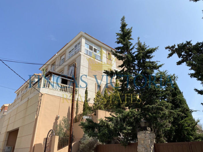 Image No.40-7 Bed Property for sale