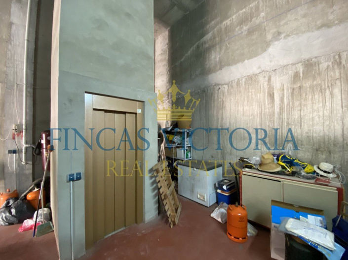 Image No.42-7 Bed Property for sale