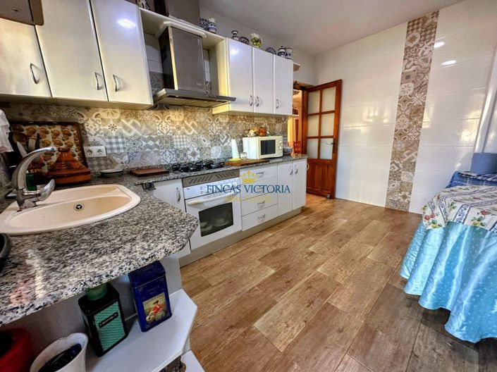 Image No.20-3 Bed Property for sale