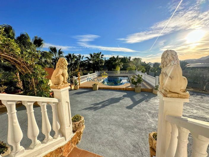 Image No.40-3 Bed Property for sale