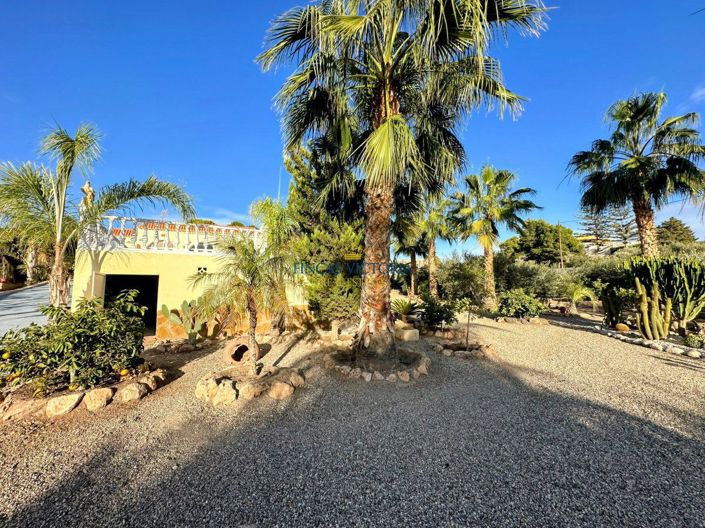 Image No.50-3 Bed Property for sale