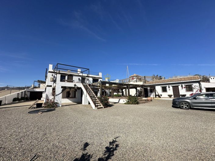 Image No.1-7 Bed Property for sale