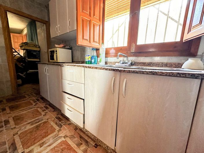 Image No.11-3 Bed Property for sale