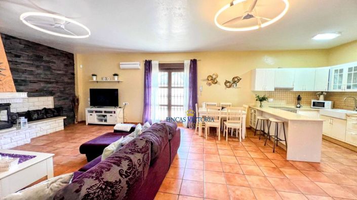 Image No.16-4 Bed Property for sale