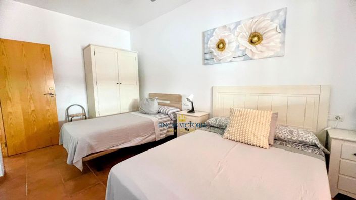 Image No.32-4 Bed Property for sale