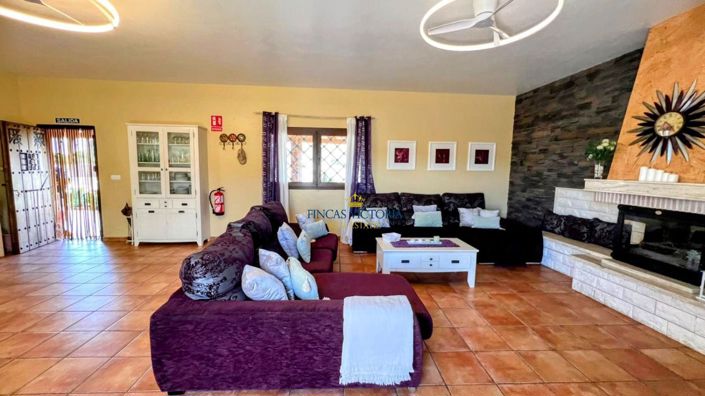 Image No.10-4 Bed Property for sale