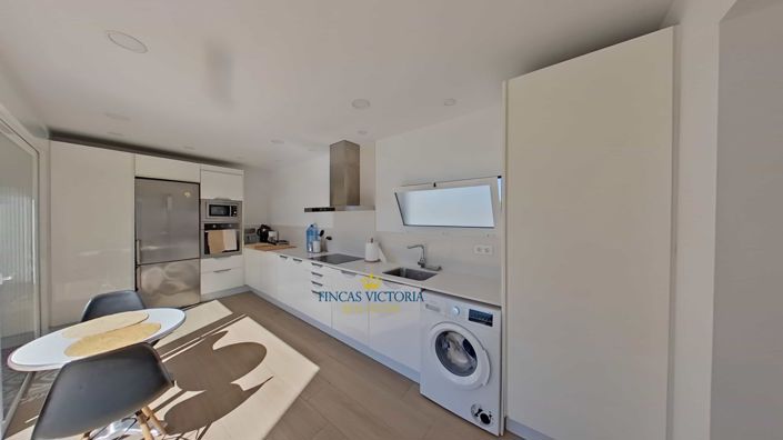 Image No.11-4 Bed Property for sale