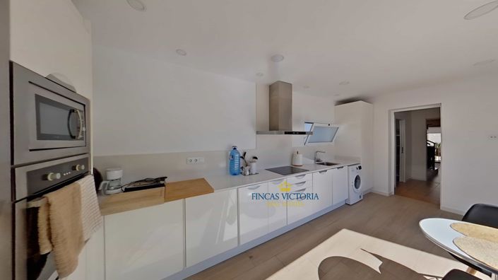 Image No.12-4 Bed Property for sale