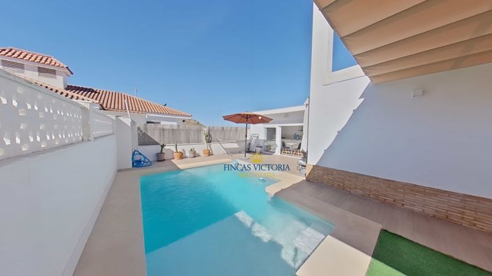 Image No.14-4 Bed Property for sale