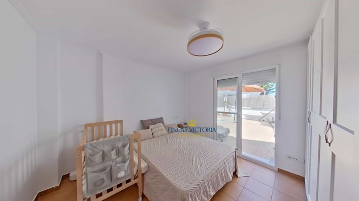 Image No.16-4 Bed Property for sale