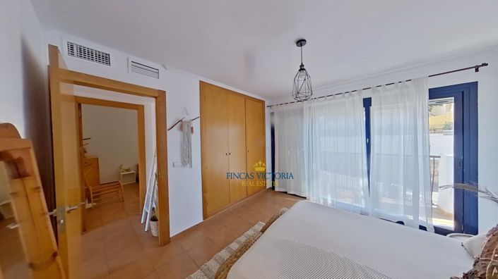 Image No.27-4 Bed Property for sale