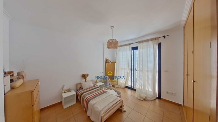 Image No.30-4 Bed Property for sale