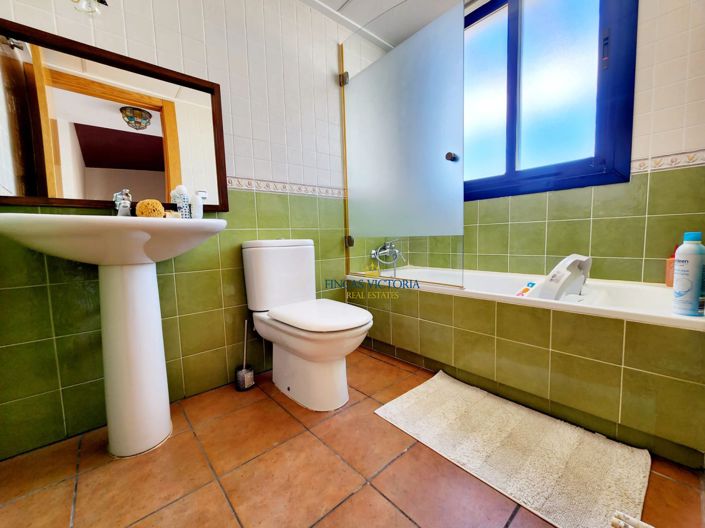 Image No.35-4 Bed Property for sale