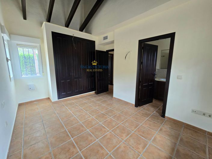 Image No.15-3 Bed Villa for sale