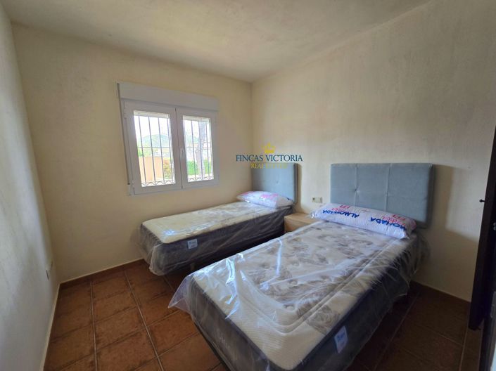 Image No.15-2 Bed Semi-Detached for sale