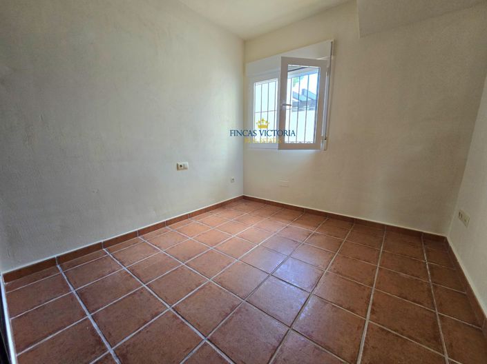 Image No.28-2 Bed Semi-Detached for sale