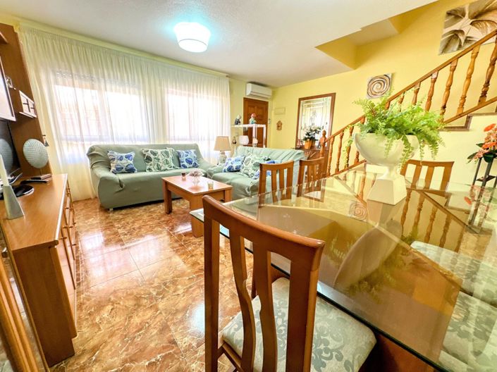 Image No.1-4 Bed Maisonette for sale