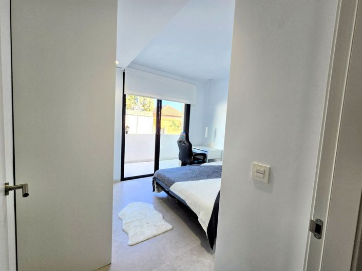 Image No.13-2 Bed Property for sale