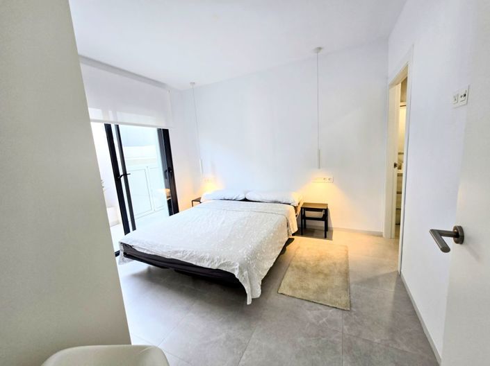 Image No.18-2 Bed Property for sale