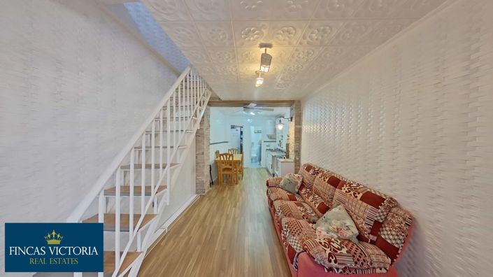 Image No.8-3 Bed Property for sale