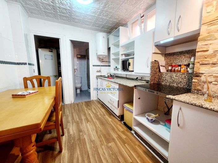 Image No.10-3 Bed Property for sale