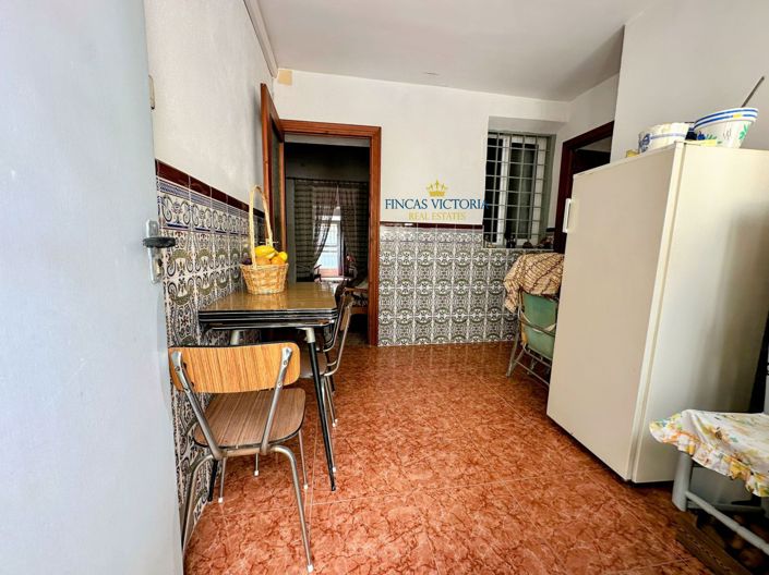 Image No.19-3 Bed Property for sale