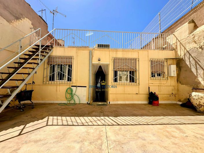 Image No.24-3 Bed Property for sale