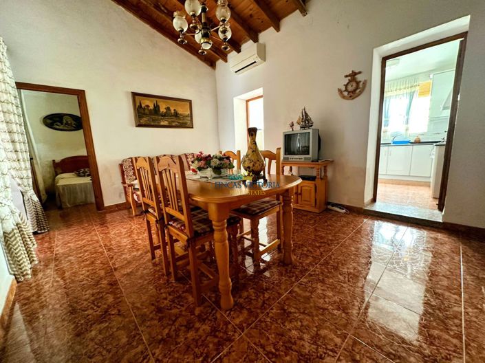 Image No.6-3 Bed Property for sale