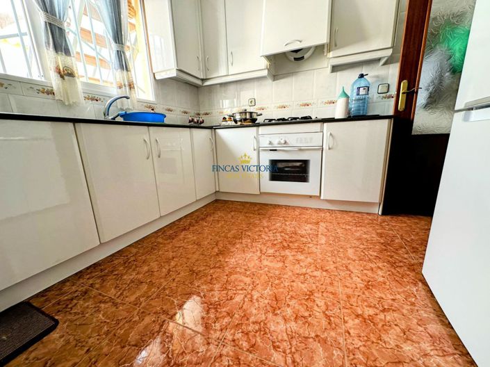 Image No.8-3 Bed Property for sale