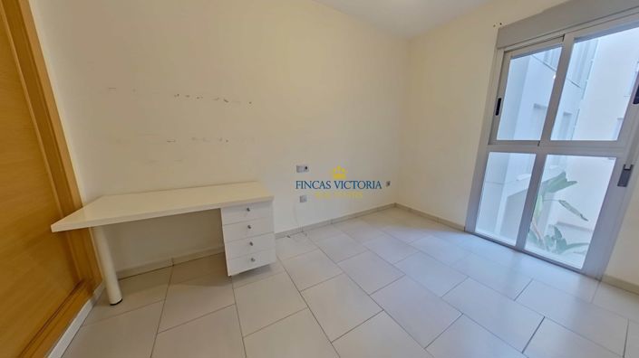 Image No.30-3 Bed Flat for sale