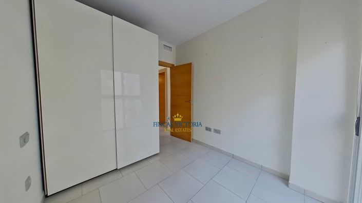 Image No.32-3 Bed Flat for sale