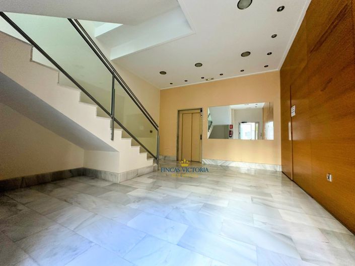 Image No.39-3 Bed Flat for sale