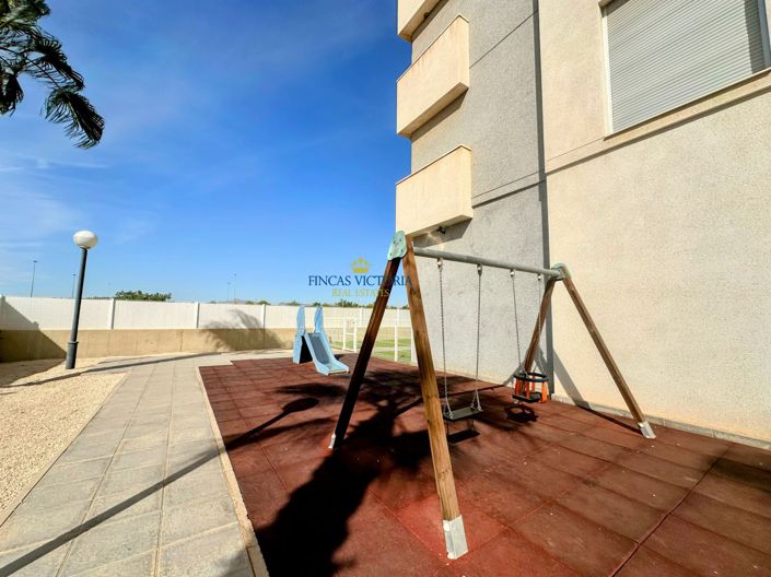 Image No.40-3 Bed Flat for sale