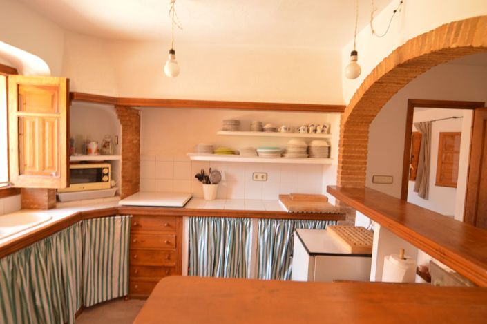 Image No.13-3 Bed Property for sale