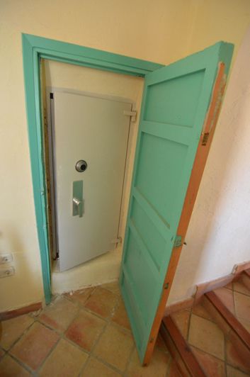 Image No.25-3 Bed Property for sale