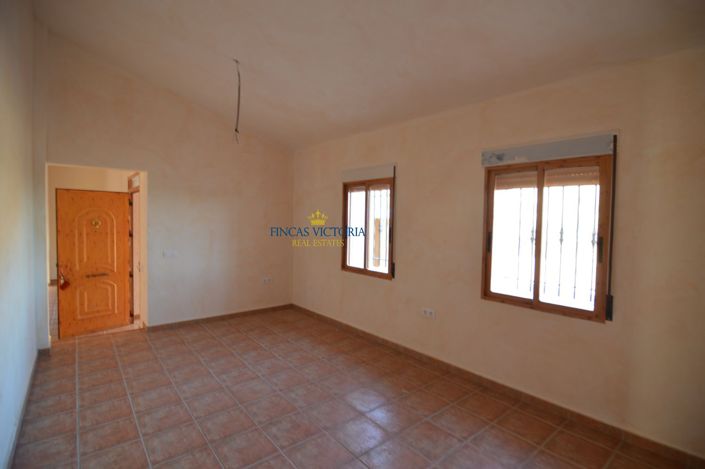 Image No.12-4 Bed Property for sale