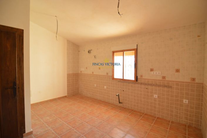 Image No.13-4 Bed Property for sale