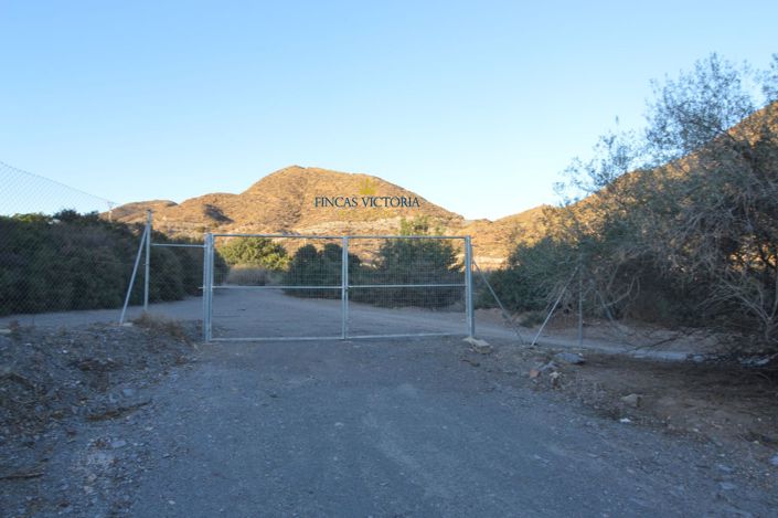 Image No.28-4 Bed Property for sale