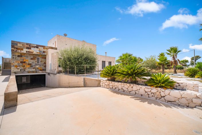 Image No.18-4 Bed Property for sale