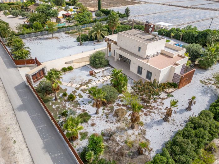 Image No.20-4 Bed Property for sale