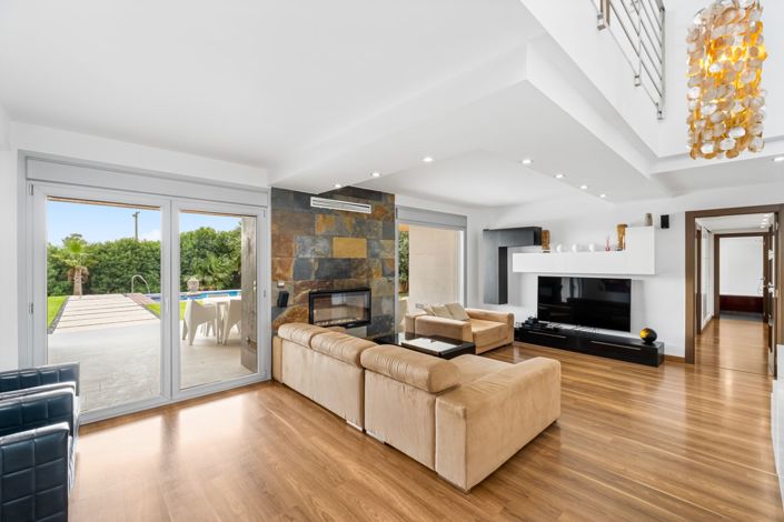 Image No.23-4 Bed Property for sale