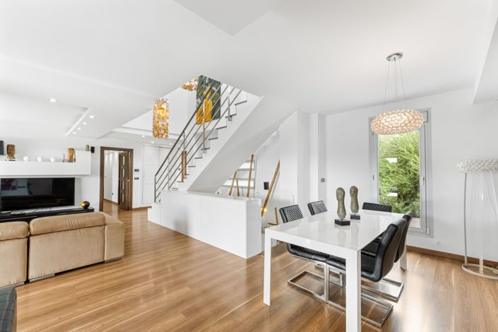 Image No.31-4 Bed Property for sale