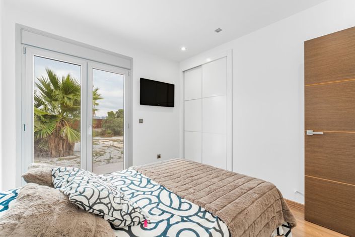 Image No.34-4 Bed Property for sale