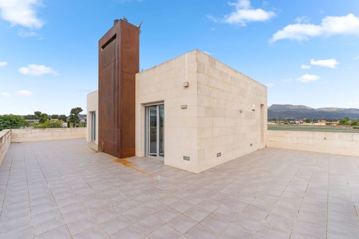 Image No.45-4 Bed Property for sale