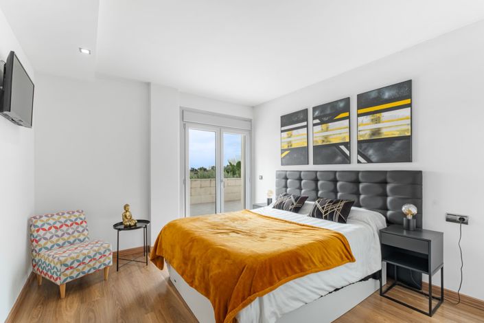 Image No.46-4 Bed Property for sale