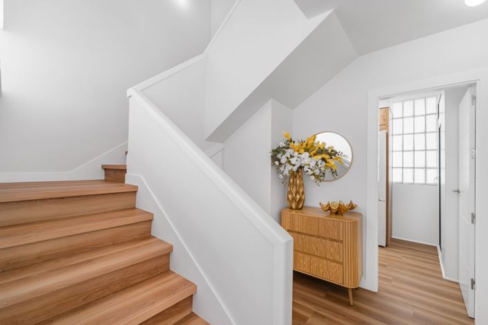 Image No.17-3 Bed Flat for sale