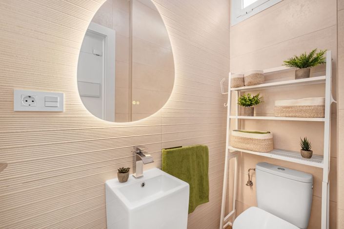 Image No.19-3 Bed Flat for sale