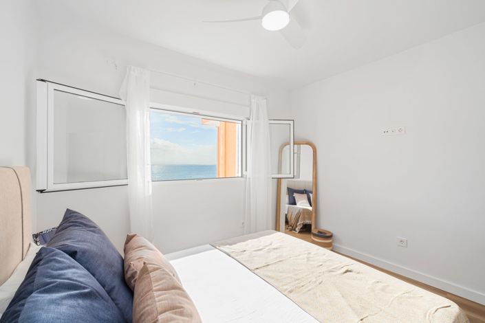 Image No.30-3 Bed Flat for sale