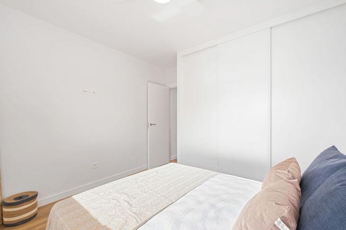 Image No.31-3 Bed Flat for sale