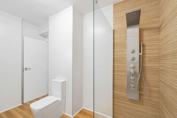 Image No.34-3 Bed Flat for sale